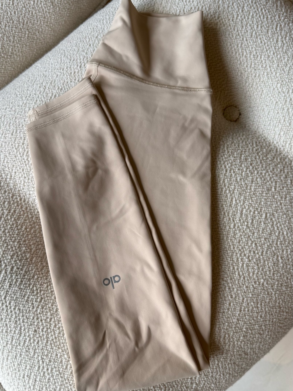 ALO Yoga High-Rise Leggings in Light Beige